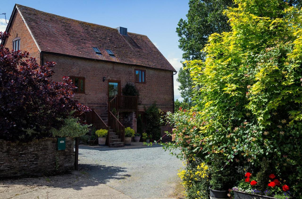 The Oast House - Farm Stay Apartment Set Within 135 Acres ブロムヤード エクステリア 写真